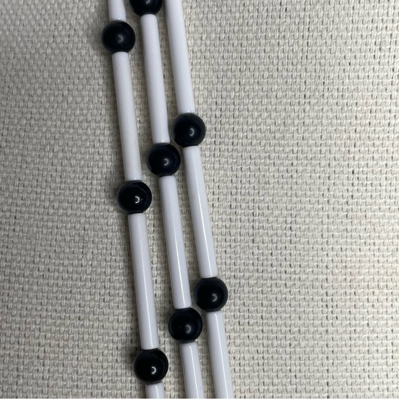 Vintage Monet Black and White Beaded 34" Necklace Timeless Design - Picture 4 of 9